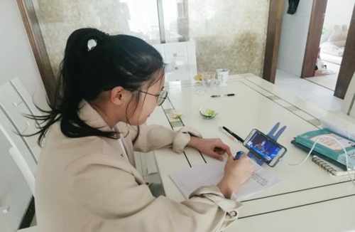 bat365官方网站医学院党总支组织收看 张桂梅思政大讲堂首场报告会 第 5 张 bat365官方网站医学院党总支组织收看 张桂梅思政大讲堂首场报告会 第 5 张