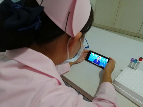 bat365官方网站医学院党总支组织收看 张桂梅思政大讲堂首场报告会 第 10 张 bat365官方网站医学院党总支组织收看 张桂梅思政大讲堂首场报告会 第 10 张