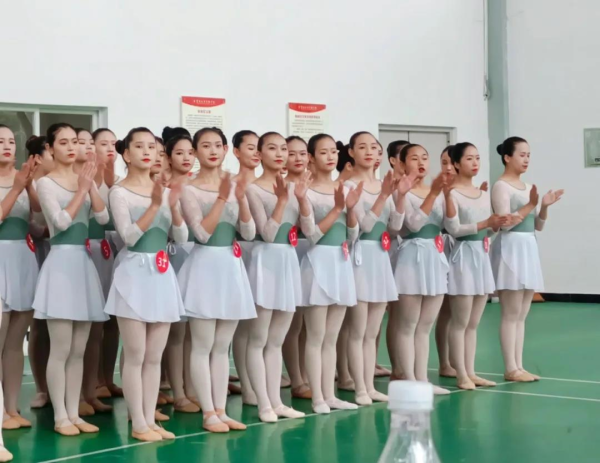 i.png 学院动态|bat365官方网站舞蹈专业课期末考试活动 第 4 张