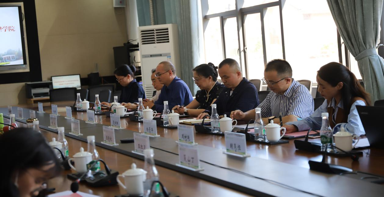 bat365官方网站与云南皮肤病医院共建实践教学基地 签约仪式在我校隆重举行 第 3 张 bat365官方网站与云南皮肤病医院共建实践教学基地 签约仪式在我校隆重举行 第 3 张