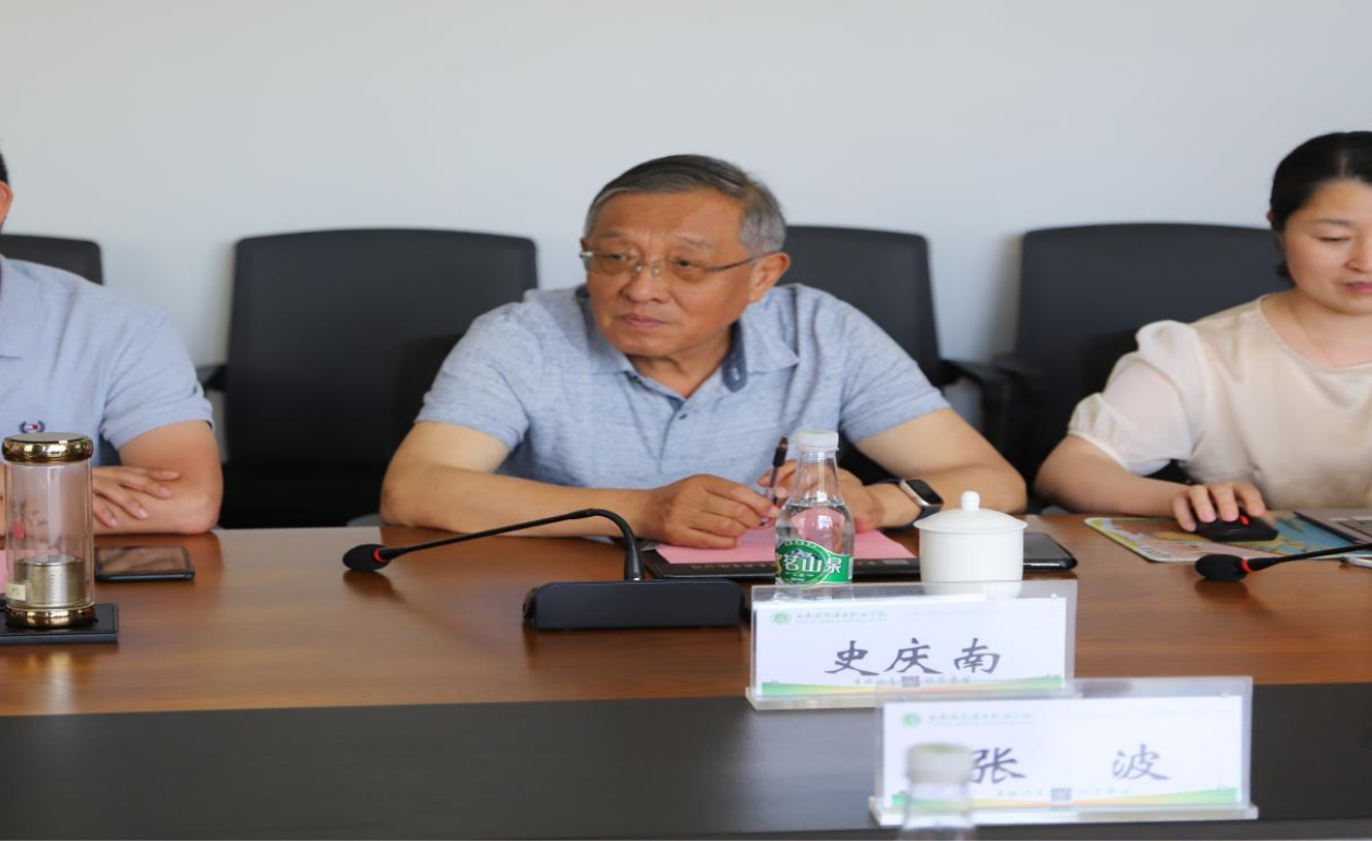 bat365官方网站与云南皮肤病医院共建实践教学基地 签约仪式在我校隆重举行 第 4 张 bat365官方网站与云南皮肤病医院共建实践教学基地 签约仪式在我校隆重举行 第 4 张