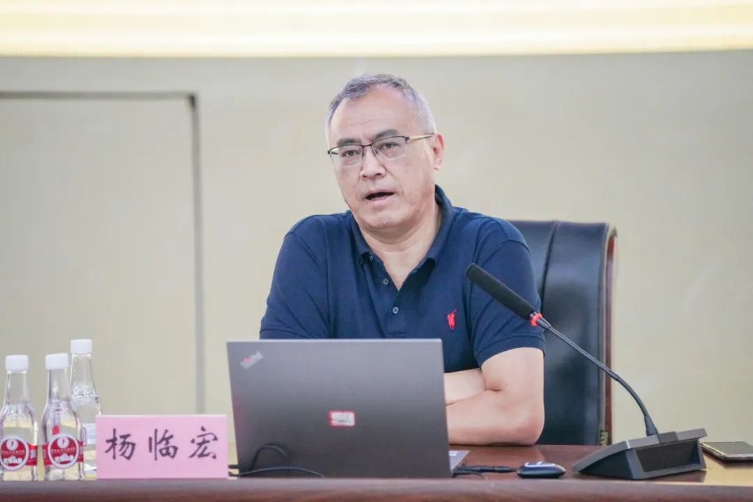 树师德 铸师魂 正师风 bat365官方网站开展师德师风集中学习教育专题培训会 第 3 张 树师德 铸师魂 正师风 bat365官方网站开展师德师风集中学习教育专题培训会 第 3 张