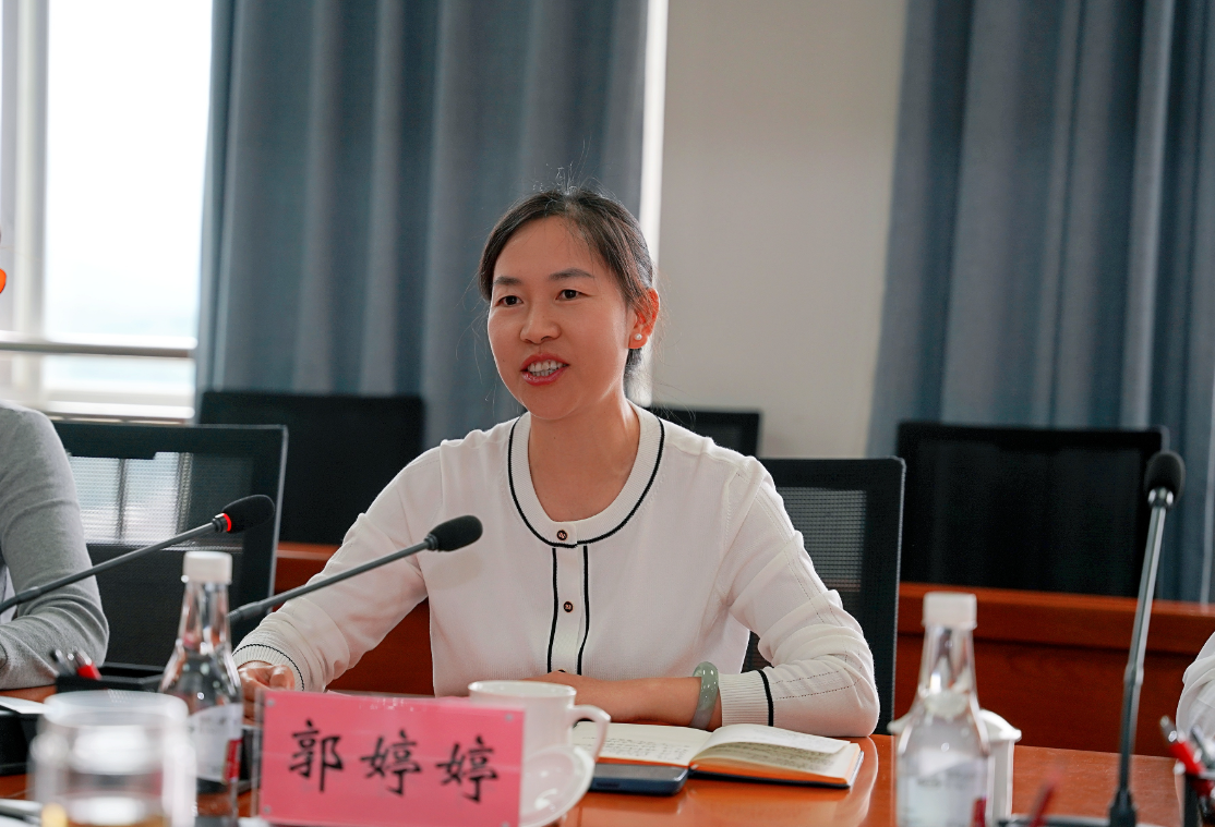 wps_doc_1.png 校地互动,多向赋能 ——财会金融学院与安宁市工商业联合会 共建“安宁市民营企业案例库建设基地”项目签约揭牌顺利举行 第 4 张