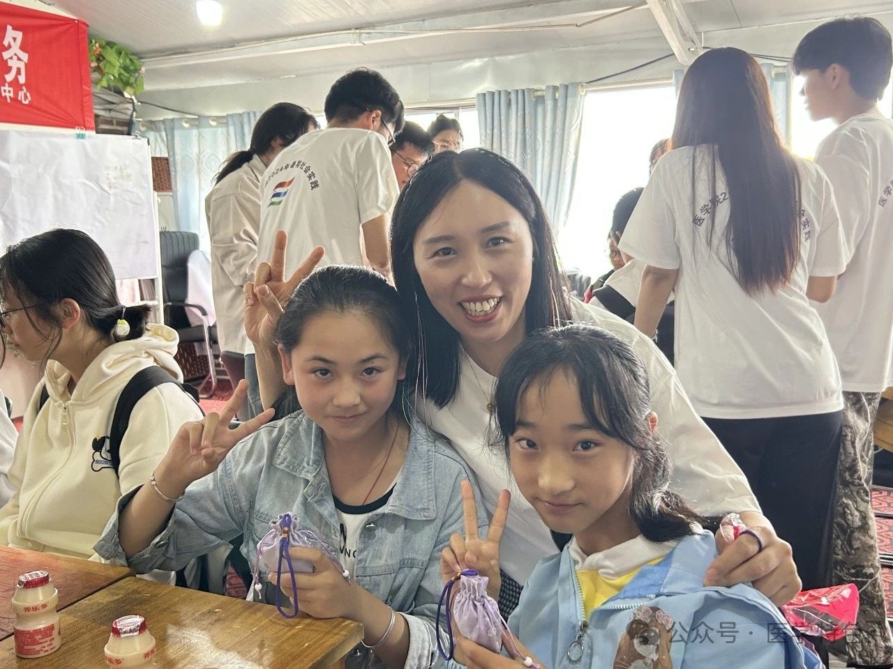 医学院“青春为中国式现代化挺膺担当”实践队走进丽江市家庭教育中心为孩子们送去关爱 第 11 张 医学院“青春为中国式现代化挺膺担当”实践队走进丽江市家庭教育中心为孩子们送去关爱 第 11 张