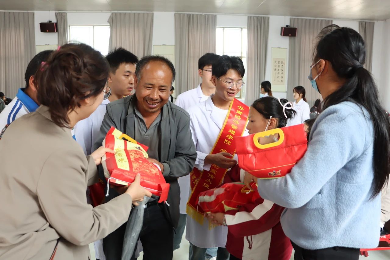 医心暖意,健康之光照亮七河 第 9 张 医心暖意,健康之光照亮七河 第 9 张