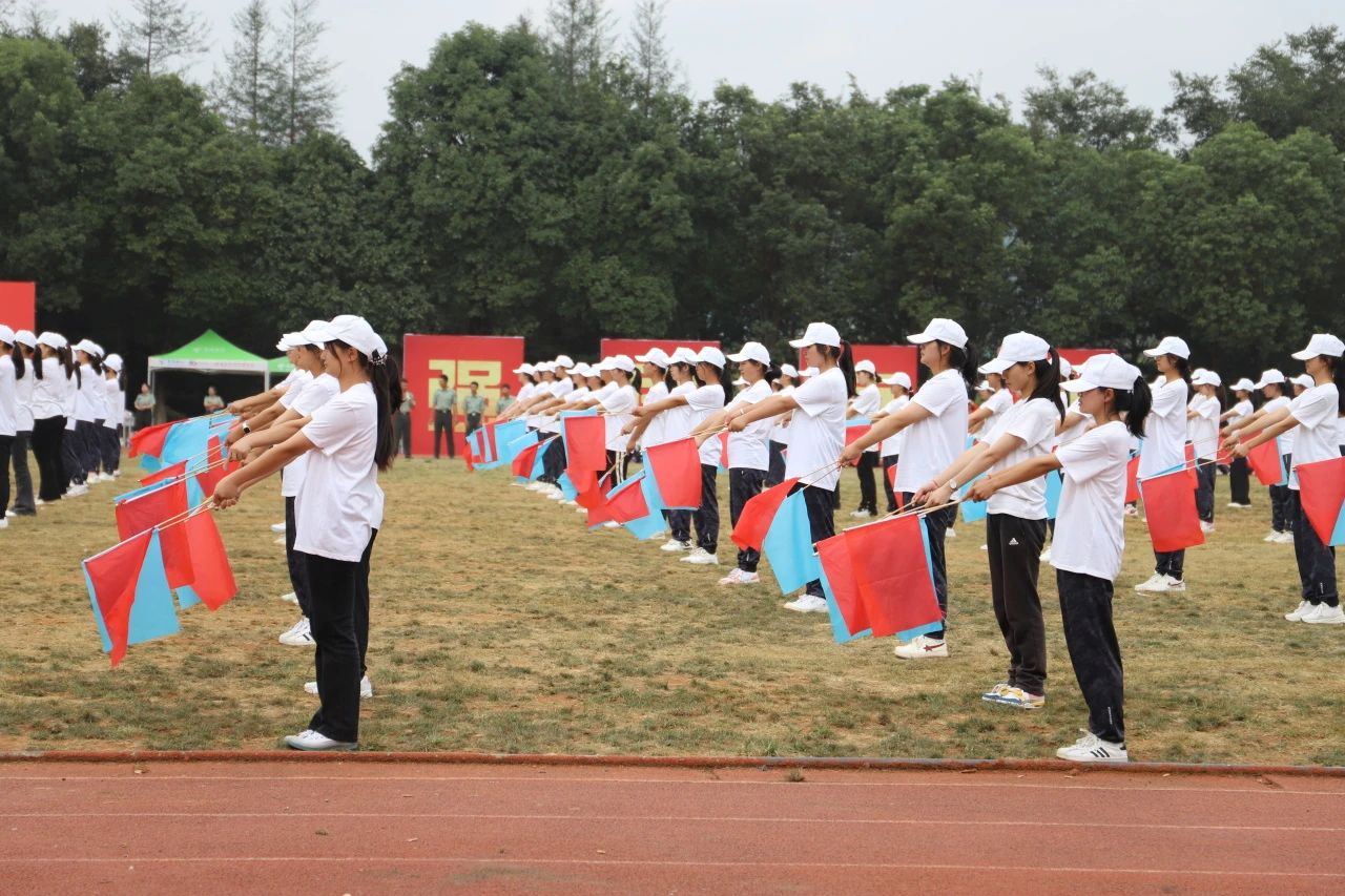 鲜衣怒马少年时 厉兵秣马点兵日——bat365官方网站医学院军训结业典礼 第 8 张