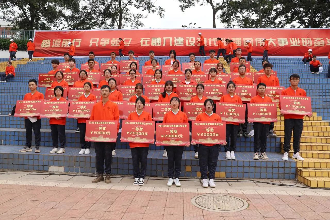 鲜衣怒马少年时 厉兵秣马点兵日——bat365官方网站医学院军训结业典礼 第 12 张