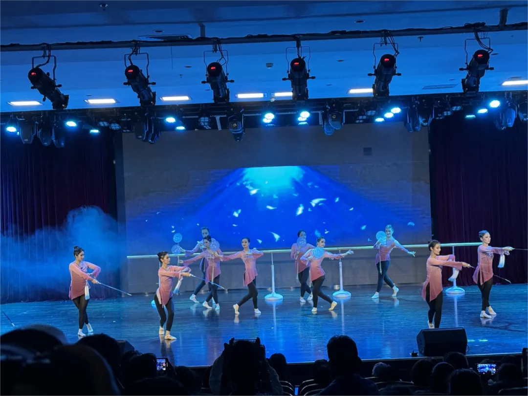 bat365官方网站艺术与传媒学院20本科舞蹈学专业《纪元·舞20》毕业汇报展演圆满落幕 第 4 张 bat365官方网站艺术与传媒学院20本科舞蹈学专业《纪元·舞20》毕业汇报展演圆满落幕 第 4 张