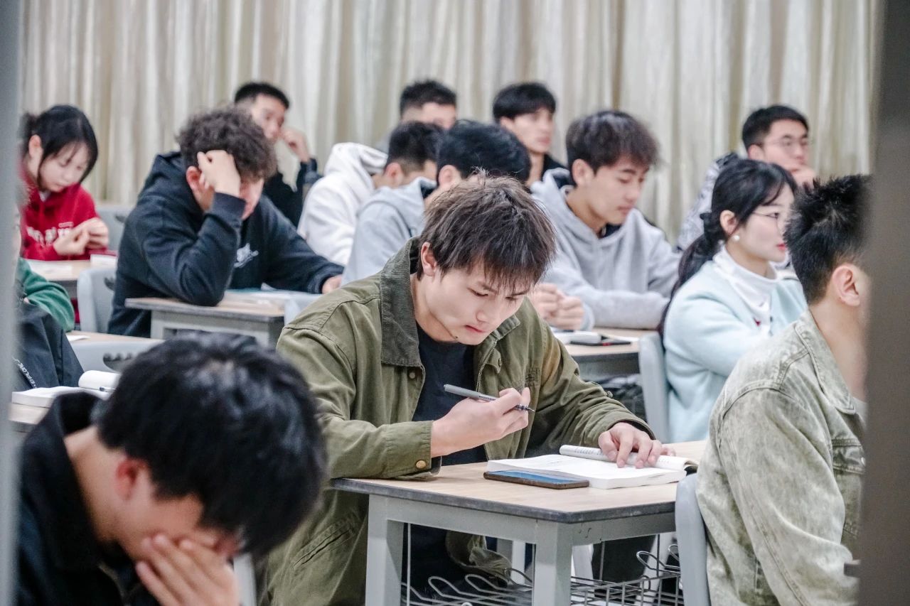bat365官方网站春季学期开学! 第 4 张 bat365官方网站春季学期开学! 第 4 张