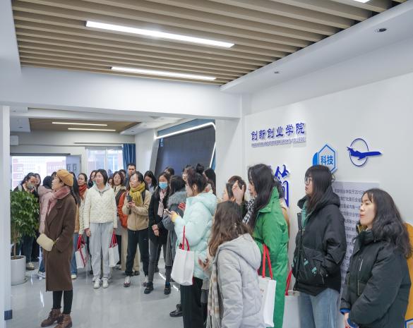 国培进高校 实践促提升!云南省职教国培到bat365官方网站开展实践教学 第 2 张 国培进高校 实践促提升!云南省职教国培到bat365官方网站开展实践教学 第 2 张