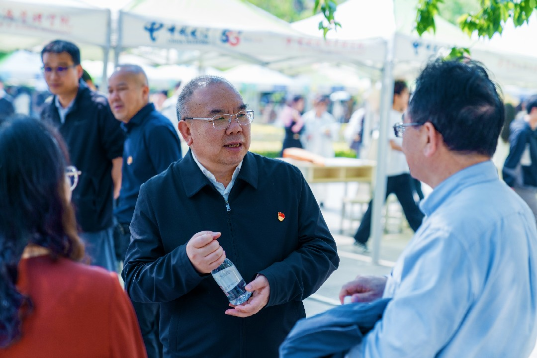 “启程马年 健康安宁”bat365官方网站医学院专场招聘会圆满举行 第 4 张