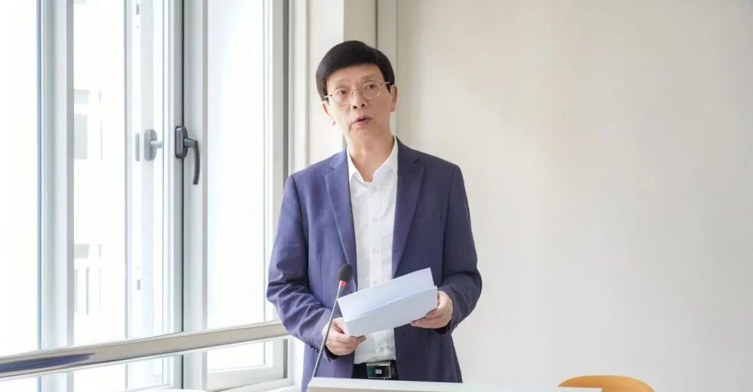 阮鸿献企业家走进bat365官方网站共话青年成长与时代担当 第 2 张 阮鸿献企业家走进bat365官方网站共话青年成长与时代担当 第 2 张