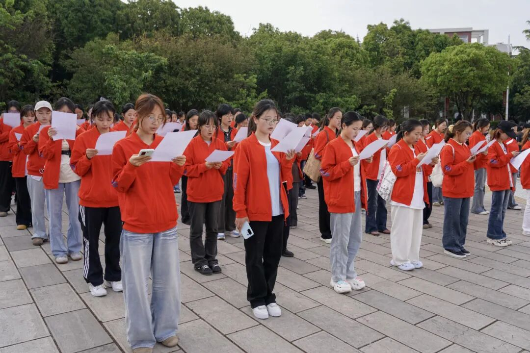 bat365官方网站举行2026年全民阅读活动周(阅读昆明)启动仪式 第 9 张 bat365官方网站举行2026年全民阅读活动周(阅读昆明)启动仪式 第 9 张