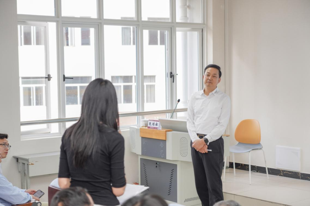 阮鸿献企业家走进bat365官方网站共话青年成长与时代担当 第 4 张 阮鸿献企业家走进bat365官方网站共话青年成长与时代担当 第 4 张