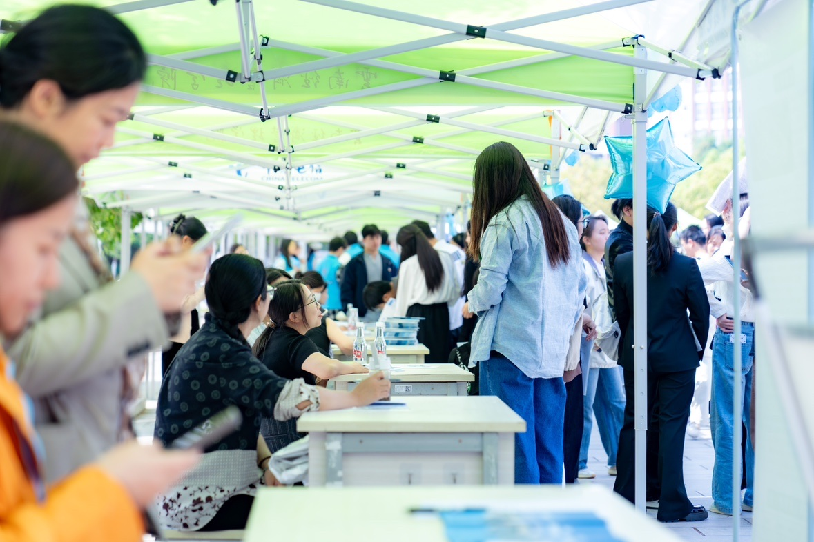 “启程马年 健康安宁”bat365官方网站医学院专场招聘会圆满举行 第 1 张