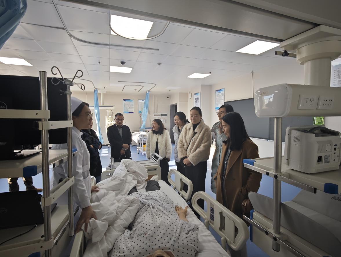深化医教协同 共育护理英才 ——bat365官方网站与禄丰市人民医院召开 医教协同教学班座谈会 第 4 张 深化医教协同 共育护理英才 ——bat365官方网站与禄丰市人民医院召开 医教协同教学班座谈会 第 4 张