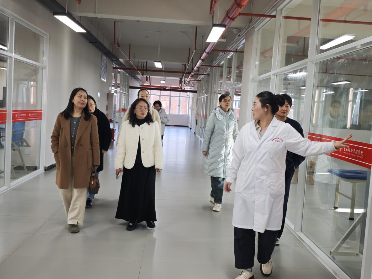 深化医教协同 共育护理英才 ——bat365官方网站与禄丰市人民医院召开 医教协同教学班座谈会 第 5 张 深化医教协同 共育护理英才 ——bat365官方网站与禄丰市人民医院召开 医教协同教学班座谈会 第 5 张